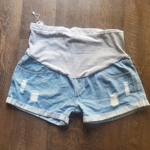 Maternity light distressed shorts Xl